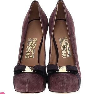 SALVATORE FERRAGAMO FANCY BURGUNDY 8.5 HEELS